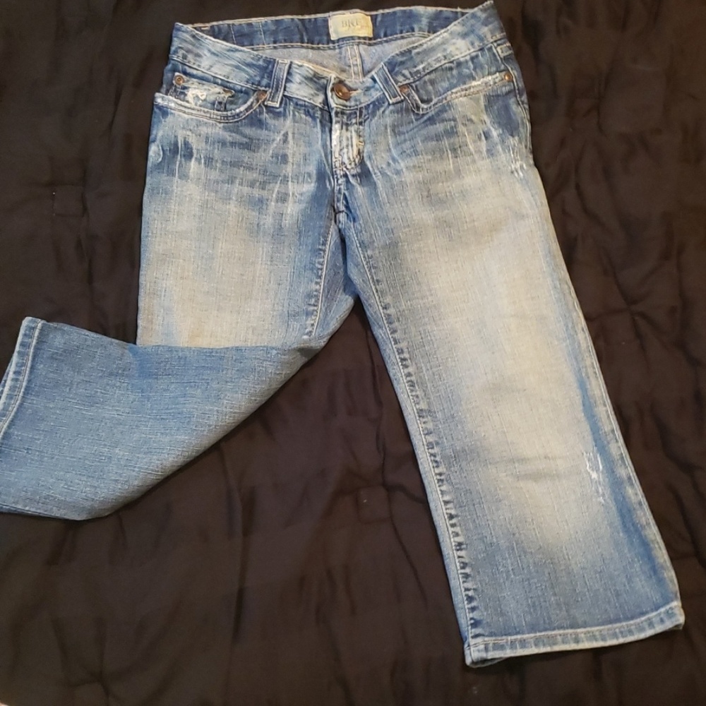 Womwns BKE Light Wash Flare Capris size 25